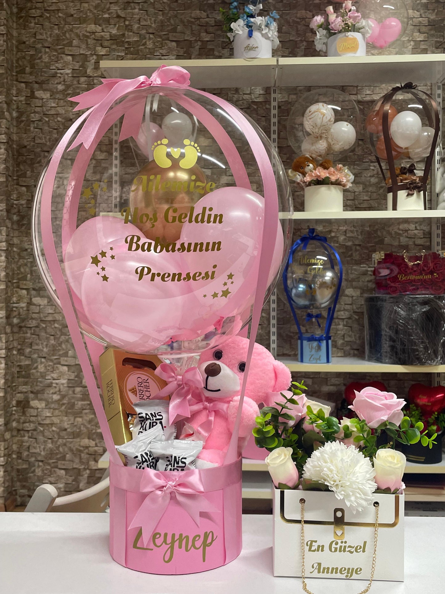 Peluşlu Anne Bebek Hediyesi – Hoş Geldin Balon Seti