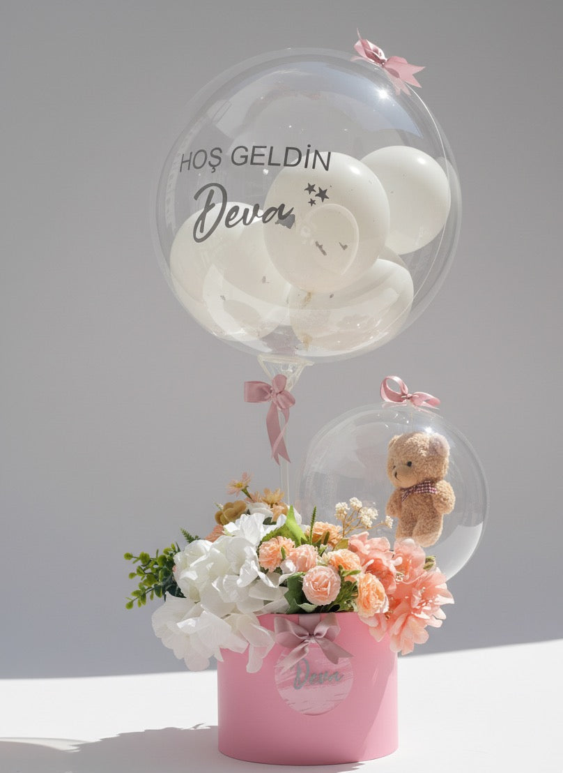 Premium Pembe Bebek Hediyesi – Hoş Geldin Balon ve Çiçek Aranjmanı