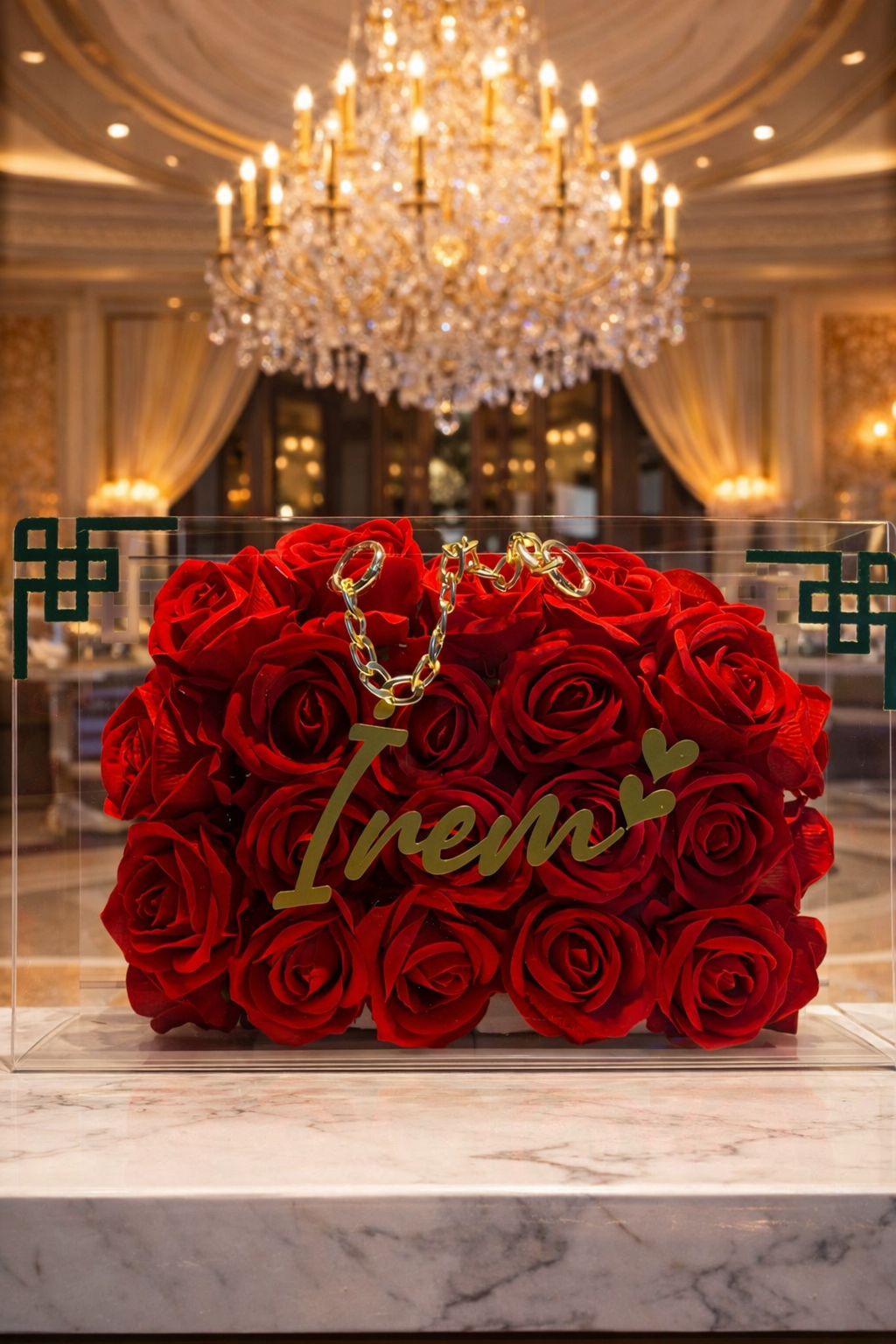 Royal 41 – Kişiye Özel İsimli Kadife Solmayan Gül Çanta (34x20 Lüks Tasarım)