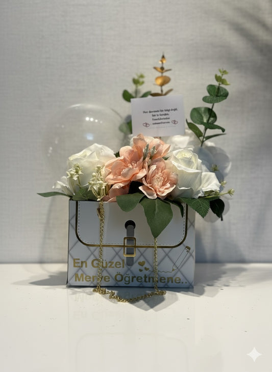 Öğretmenler Günü Özel Tasarım Hediye Kutusu – Çiçekli ve Şık