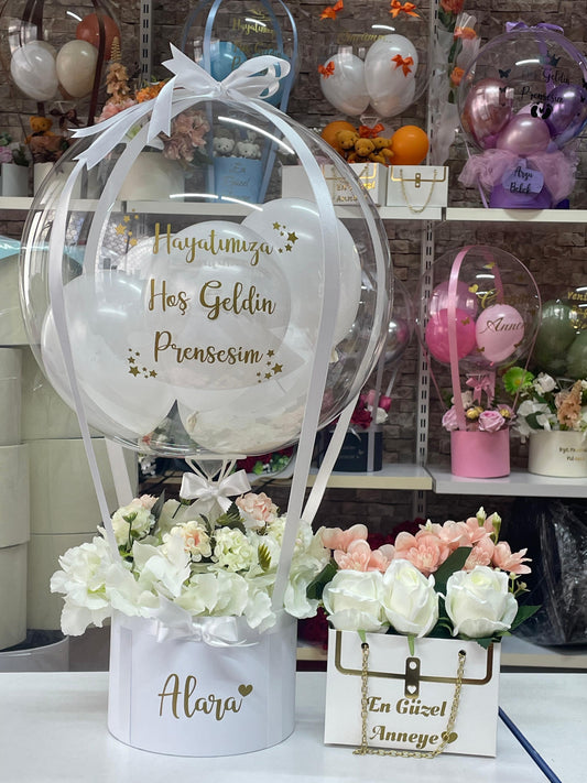 Beyaz Melek Hoş Geldin Bebek Hediyesi – Balon ve Çiçek Seti
