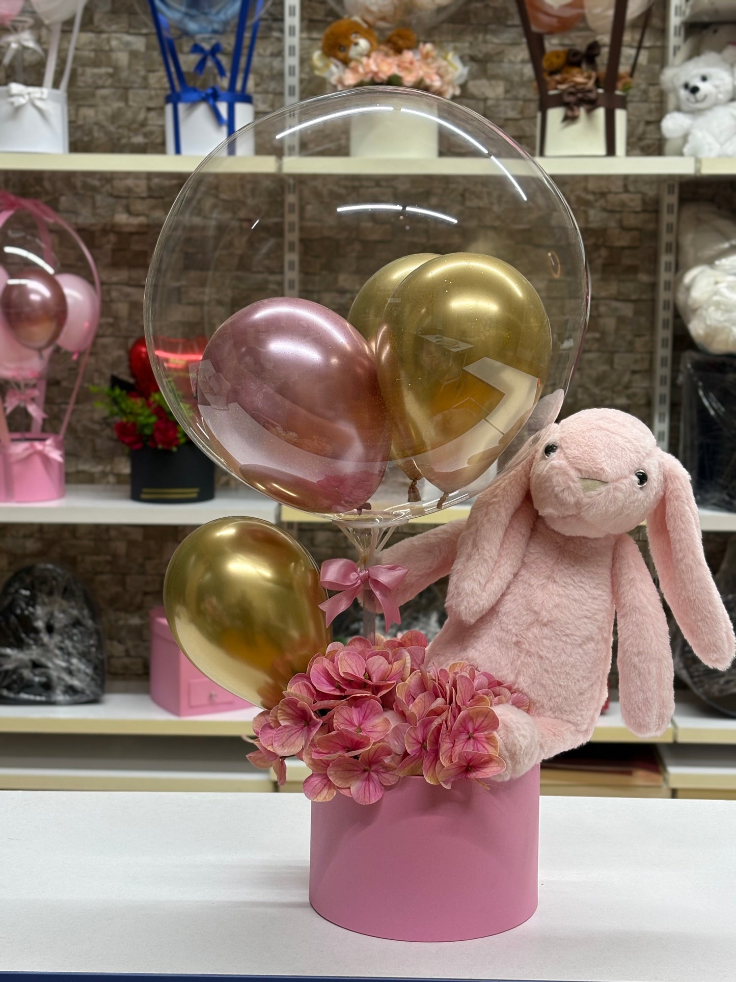 Hoş Geldin Bebek Hediyesi: İsim Yazılı Balon ve Pembe Tavşan Seti