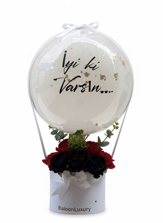 İyi Ki Varsın Hediye Balon Kutusu – Güllü ve Özel Mesajlı