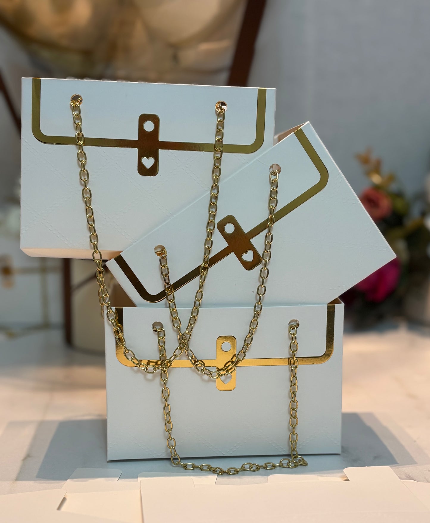 Gold Zincirli Lüks Çanta Kutusu – 5’li Paket | Premium Hediye ve Ürün Sunum Kutusu