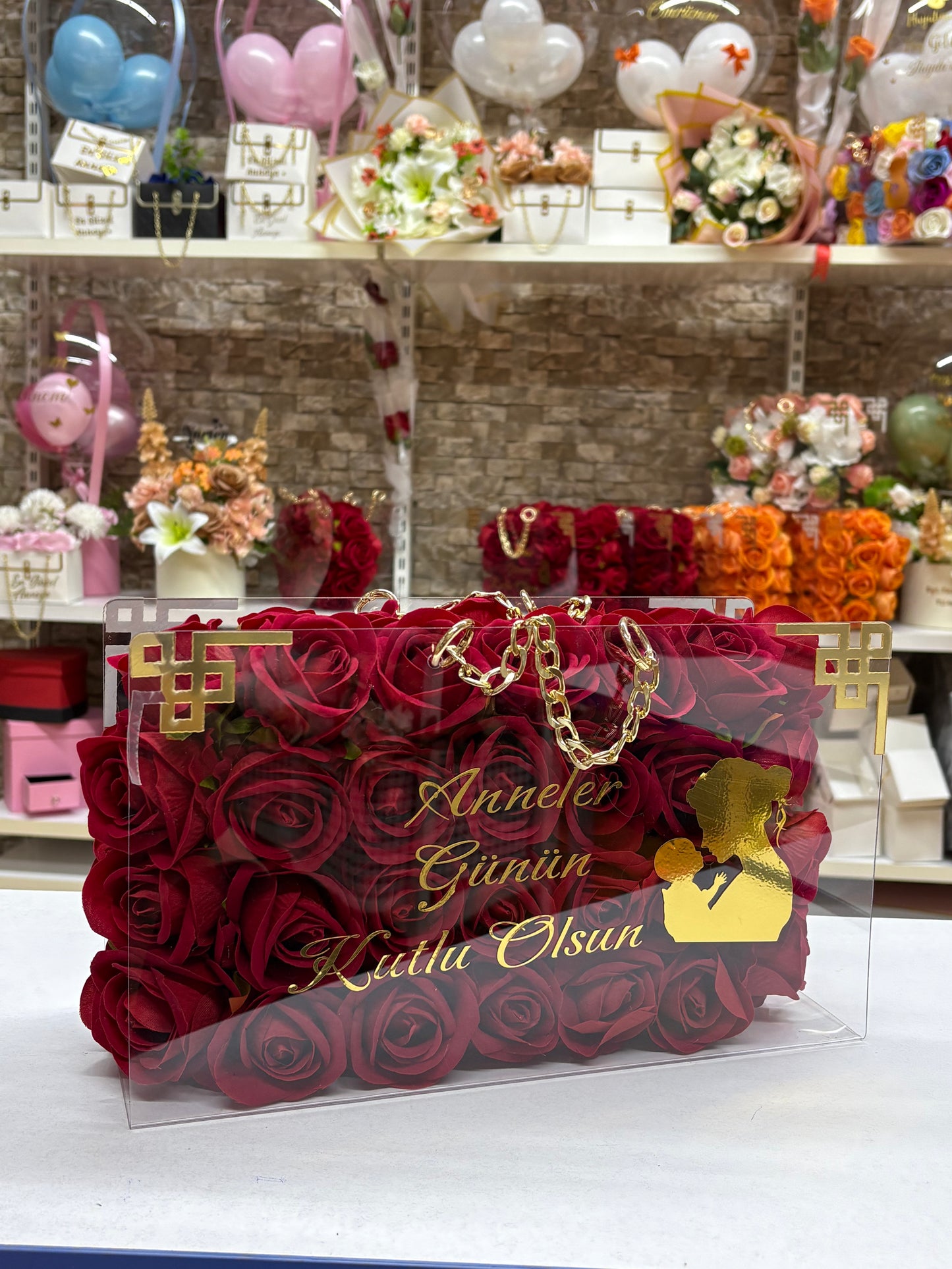 47’li Premium Kırmızı Gül Kutusu – Anneler Günü Özel Tasarım