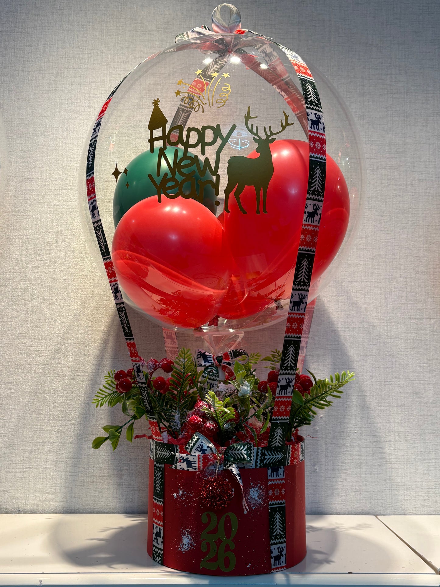 2026 Yeni Yıl Kırmızı Noel Balon Hediye Kutusu – Bireysel ve Kurumsal Yılbaşı Hediyesi